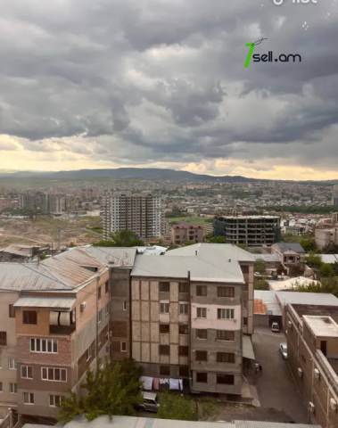 4 սենյականոց բնակարան Զաքարիա Քանաքեռցու փողոցում, 92 քմ, մի քանի պատշգամբ, կապիտալ վերանորոգված