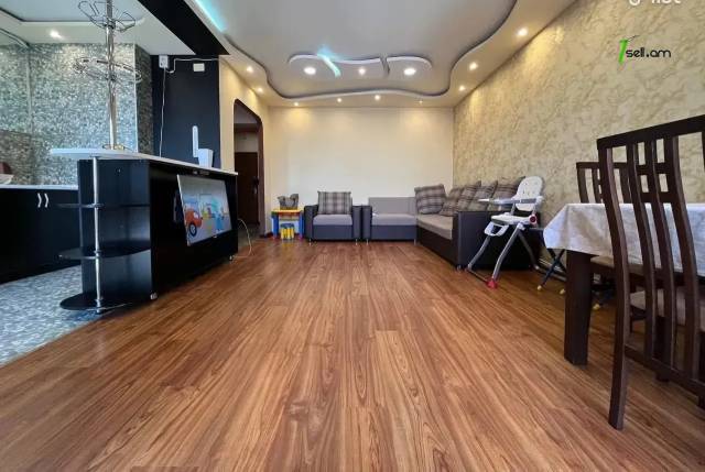 3 սենյականոց բնակարան, Քուչակ թաղամաս, 78 քմ, նախավերջին հարկ, 2 սանհանգույց, կապիտալ վերանորոգված