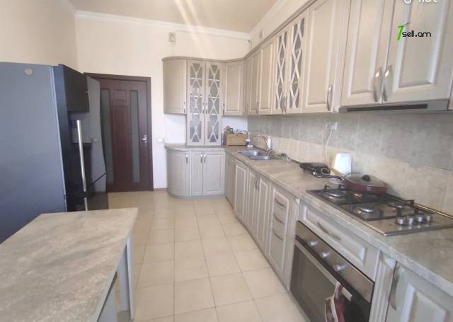 3 սենյականոց բնակարան նորակառույց շենքում Ծարավ աղբյուրի փողոցում, 110 ք.մ., 7/14 հարկ