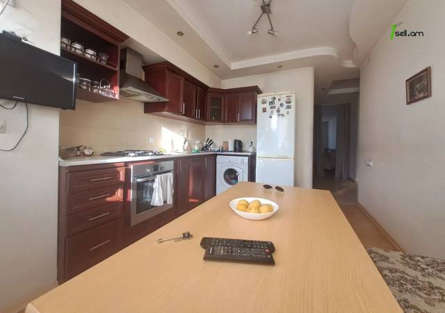 2 սենյականոց բնակարան Բաղրամյան պողոտայում, 73 ք.մ., 5/9 հարկ, կապիտալ վերանորոգված