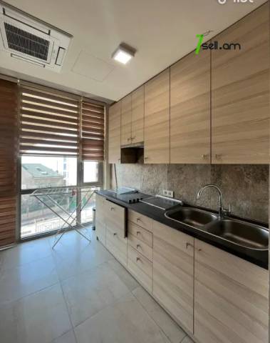 4 սենյականոց բնակարան նորակառույց շենքում Վերին Անտառային փողոցում, 176 ք.մ., 3+ սանհանգույց