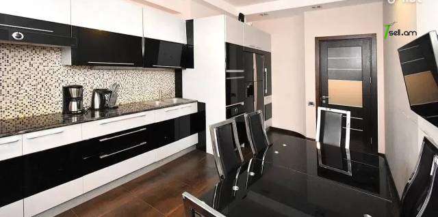 3 սենյականոց բնակարան նորակառույց շենքում Ադոնցի փողոցում, 110 ք.մ., 9/18 հարկ, 2 սանհանգույց