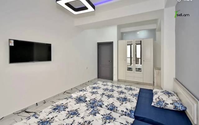4 սենյականոց բնակարան նորակառույց շենքում, Paronyan St, 135 ք.մ., 2 սանհանգույց, բարձր առաստաղներ