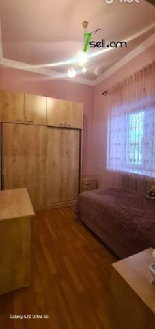 Մեկ հարկանի տուն, 8-րդ փողոց 3-րդ նրբանցք Արզնիում, 110 քմ, 2 սանհանգույց, կապիտալ վերանորոգված