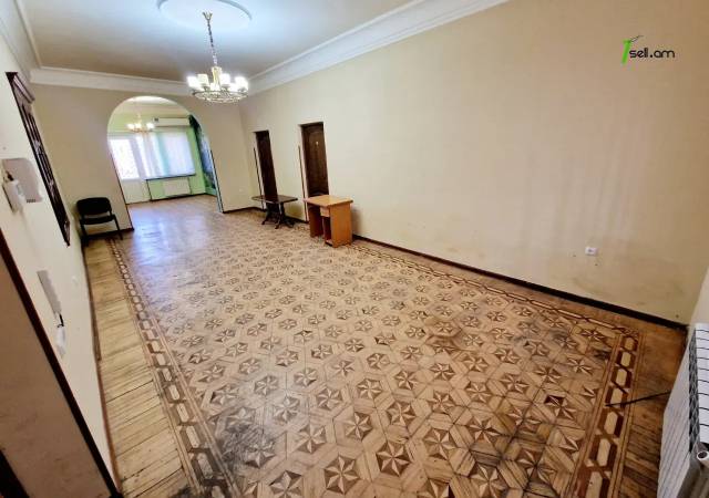 Երկու հարկանի քարե տուն 9-րդ փողոցում Նորք Մարաշում, 600 ք.մ., 2 սանհանգույց, կապիտալ վերանորոգված