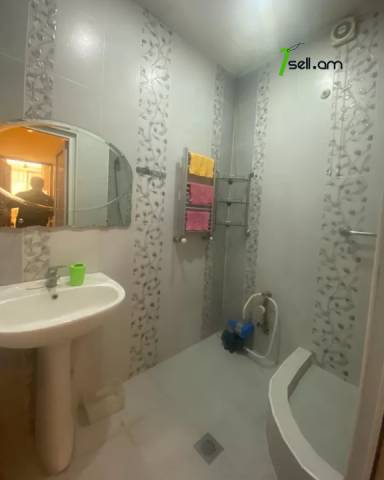 3 սենյականոց բնակարան Ամիրյան փողոցում, 90 ք.մ., 2 սանհանգույց, բարձր առաստաղներ