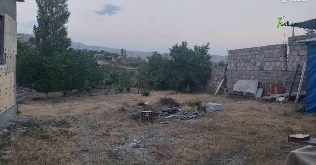 Մեկ հարկանի քարե տուն Դավիթ Բեկի փողոցում Նոր Նորքում, 90 ք.մ., եվրովերանորոգված