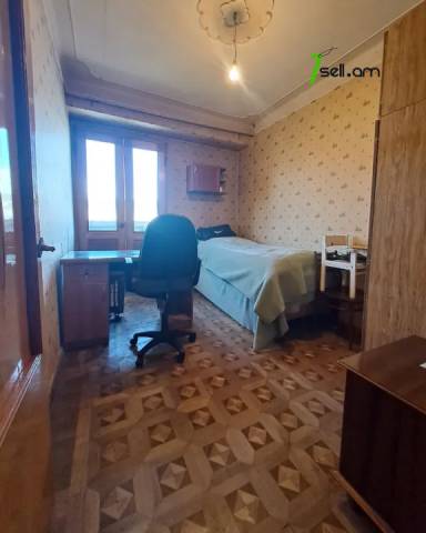 4 սենյականոց բնակարան Երվանդ Քոչարի փողոցում, 85 ք.մ., 2 սանհանգույց