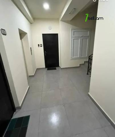 4 սենյականոց բնակարան նորակառույց շենքում Նիկողայոս Ադոնցի փողոցում, 105 ք.մ., 5/8 հարկ