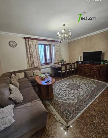 Երկու հարկանի տուն Ֆուչիկի փողոցում Աջափնյակում, 106 քմ, 2 սանհանգույց, կապիտալ վերանորոգված