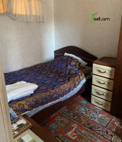 2 սենյականոց բնակարան Եզնիկ Կողբացու փողոցում, 45 ք.մ., 4/9 հարկ, կոսմետիկ վերանորոգում