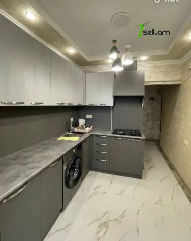 3 սենյականոց բնակարան Բաշինջաղյան փողոցում, 90 ք.մ., 3/5 հարկ, եվրովերանորոգված, քարե շենք