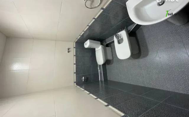 Երեք հարկանի քարե տուն Սարի Թաղի 9-րդ փողոցում Էրեբունիում, 351 ք.մ., 2 սանհանգույց