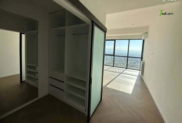 4 սենյականոց բնակարան նորակառույց շենքում Կարապետ Ուլնեցու փողոցում, 133 ք.մ., 2 սանհանգույց