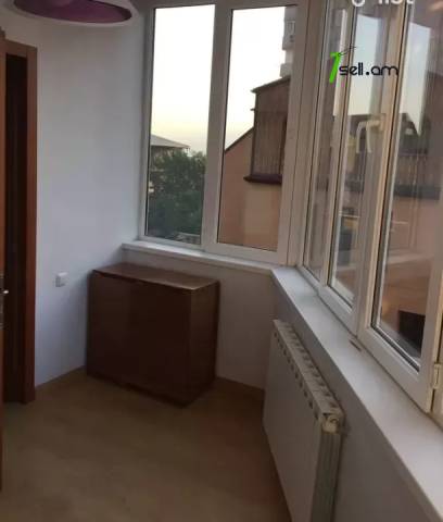 4 սենյականոց բնակարան նորակառույց շենքում Արաբկիրում, 92 ք.մ., 2 սանհանգույց, բարձր առաստաղներ