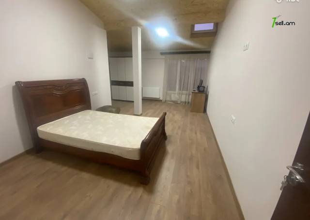 Երեք հարկանի քարե տուն, Նոյ թաղամաս Աջափնյակում, 331 ք.մ., 3+ սանհանգույց