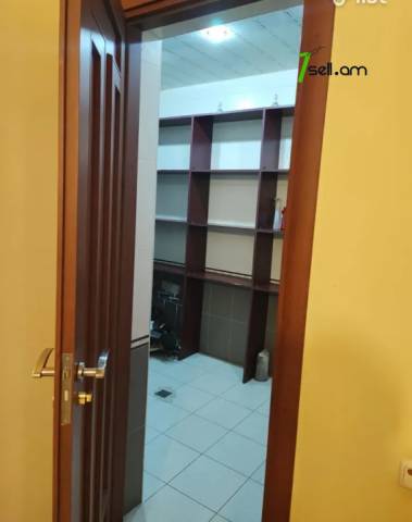 Գրասենյակային տարածք Բաբայան փողոցում Քանաքեռ Զեյթունում, 530 ք.մ.