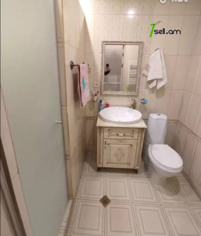 4 սենյականոց բնակարան նորակառույց շենքում Կոմիտասի պողոտայում, 175 ք.մ., 2 սանհանգույց