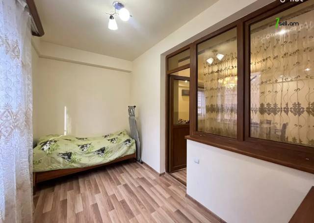 4 սենյականոց բնակարան նորակառույց շենքում Վիկտոր Համբարձումյանի փողոցում, 110 ք.մ., 4/12 հարկ