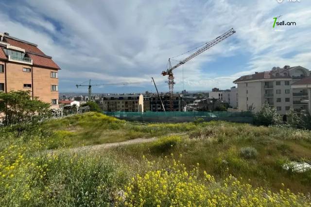 Հողատարածք բնակելի շինությունների համար Վերին Անտառային փողոցում կենտրոնում, 1164 քմ