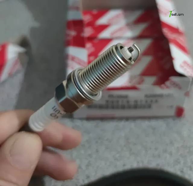 Toyota Land Cruiser Prado Վառոցքի մոմ, Սվեչա, Свеча зажигание, Օրիգինալ