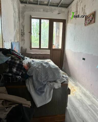 2 սենյականոց բնակարան Քաջազնունի փողոցում, 67 ք.մ., 3/10 հարկ, մասնակի վերանորոգում