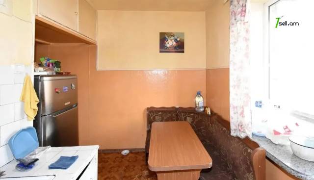 3 սենյականոց բնակարան Կոմիտասի պողոտայում, 84 ք.մ., նախավերջին հարկ, կոսմետիկ վերանորոգում
