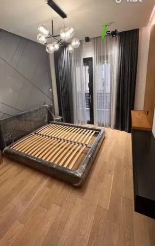 Երկու հարկանի թաունհաուզ Վերին Անտառային փողոցում կենտրոնում, 250 ք.մ., 3+ սանհանգույց