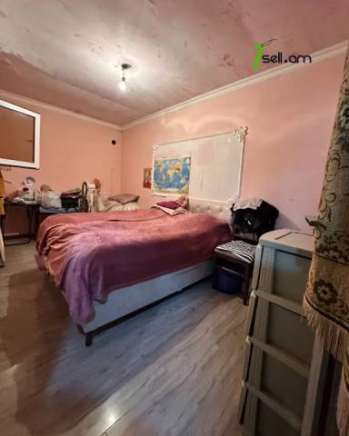 Մեկ հարկանի քարե տուն Ծխախոտագործների փողոցում կենտրոնում, 130 ք.մ., կոսմետիկ վերանորոգում