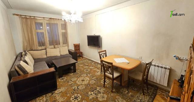 3 սենյականոց բնակարան Արտեմ Միկոյան փողոցում, 80 ք.մ., 3/5 հարկ, կապիտալ վերանորոգված, քարե շենք