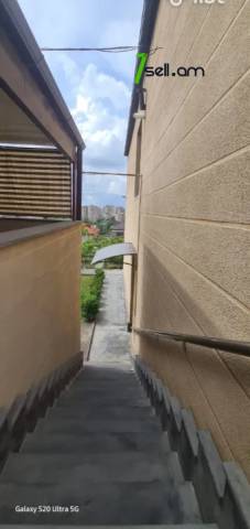 Երկու հարկանի տուն Պետրոս Դուրյանի փողոցում Ավանում, 330 քմ, 2 սանհանգույց, կապիտալ վերանորոգված