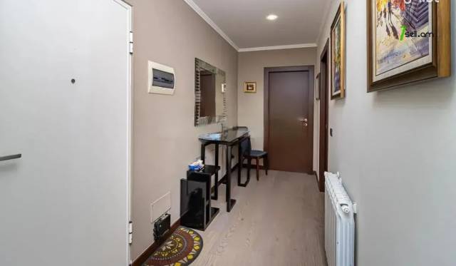 3 սենյականոց բնակարան նորակառույց շենքում Վազգեն Սարգսյանի փողոցում, 120 քմ, 6/10 հարկ