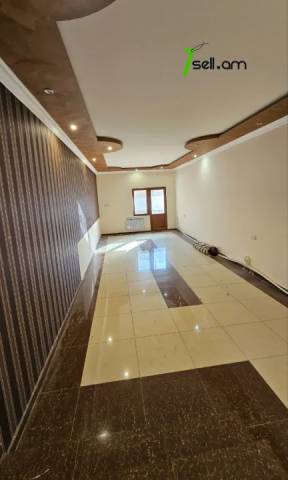 Երկու հարկանի քարե տուն, Գ-1 թաղամաս Աջափնյակում, 880 ք.մ., 2 սանհանգույց, կապիտալ վերանորոգված