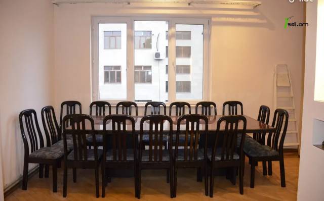 3 սենյականոց բնակարան Նար-Դոսի փողոցում, 90 ք.մ., 2 սանհանգույց, բարձր առաստաղներ, նախավերջին հարկ