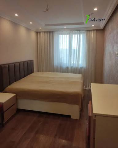 3 սենյականոց բնակարան Լենինգրադյան փողոցում, 78 ք.մ., կապիտալ վերանորոգված, քարե շենք