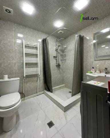 Երկու հարկանի քարե տուն Նոր Արեշի 22-րդ փողոցում Էրեբունիում, 140 քմ, 2 սանհանգույց