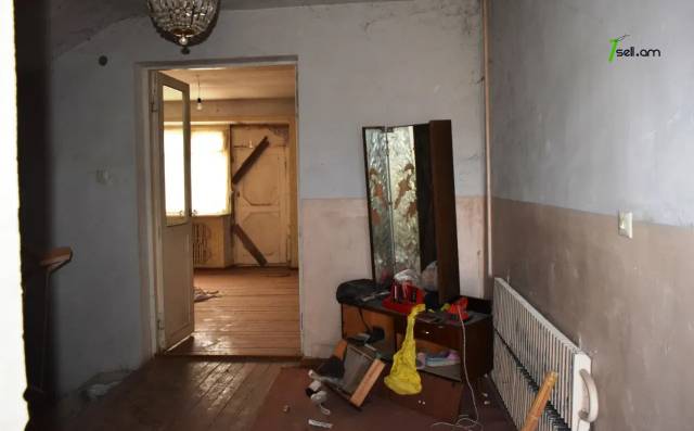 Երկու հարկանի քարե տուն 6-րդ փողոցում Հացիկում, 203 քմ, 2 սանհանգույց