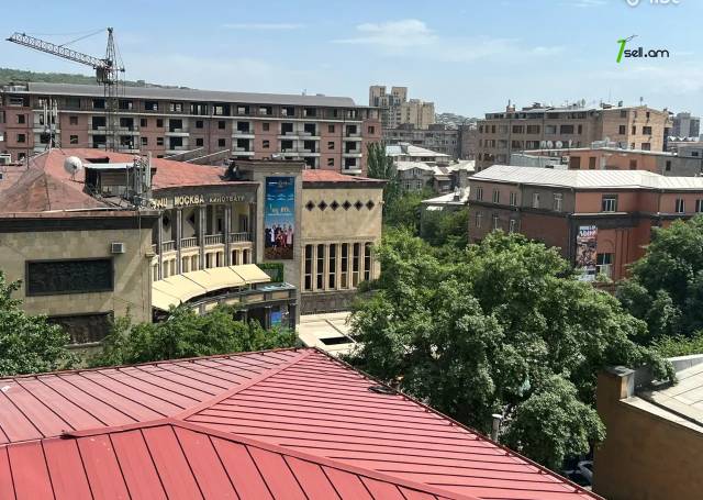 Ընդարձակ 4 սենյականոց բնակարան նորակառույց շենքում Աբովյան փողոցում, 225 քմ, 6/14 հարկ