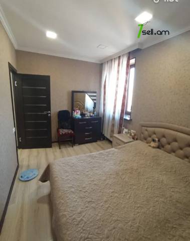 4 սենյականոց բնակարան Գայի պողոտայում, 75 ք.մ., եվրովերանորոգված, քարե շենք