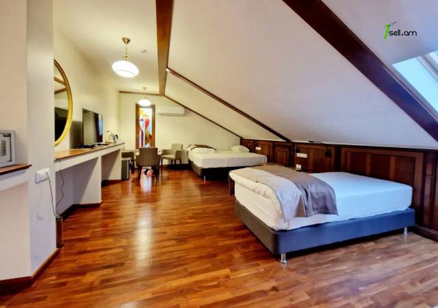 Չորս հարկանի քարե տուն Նաիրի Զարյան փողոցում Արաբկիրում, 600 ք.մ., 3+ սանհանգույց