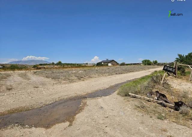 Գյուղատնտեսական հողատարածք Զովունիում, 5000 ք.մ.