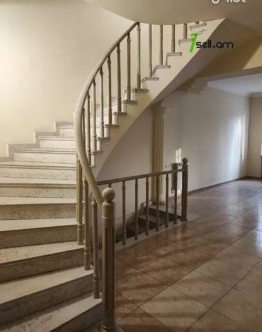 Գրասենյակային տարածք Բաբայան փողոցում Քանաքեռ Զեյթունում, 530 ք.մ.