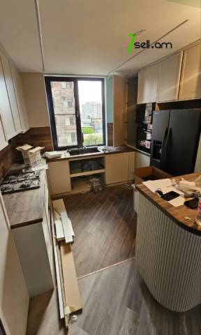 3 սենյականոց բնակարան նորակառույց շենքում Նիկողայոս Ադոնցի փողոցում, 96 քմ, 5/14 հարկ