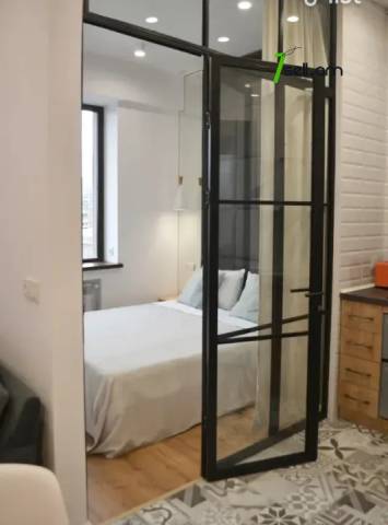 2 սենյականոց բնակարան նորակառույց շենքում Մաշտոցի պողոտայում, 47 ք.մ., բարձր առաստաղներ