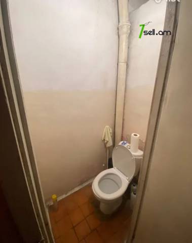 3 սենյականոց բնակարան Առնո Բաբաջանյան փողոցում, 75 ք.մ., մի քանի պատշգամբ, մասնակի վերանորոգում