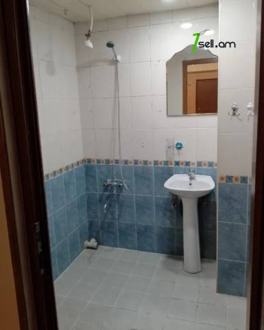 2 սենյականոց բնակարան Ամիրյան փողոցում, 70 քմ, 6/9 հարկ, կապիտալ վերանորոգված