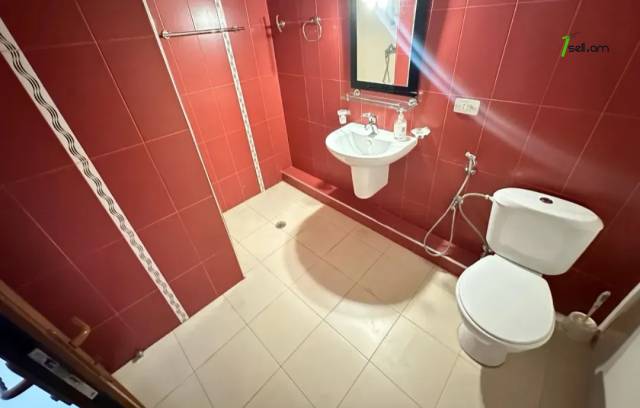 4 սենյականոց բնակարան նորակառույց շենքում, Zaqyan Street, 180 քմ, 3+ սանհանգույց, մի քանի պատշգամբ