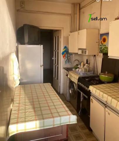 2 սենյականոց բնակարան Արտեմ Միկոյան փողոցում, 50 քմ, նախավերջին հարկ, քարե շենք