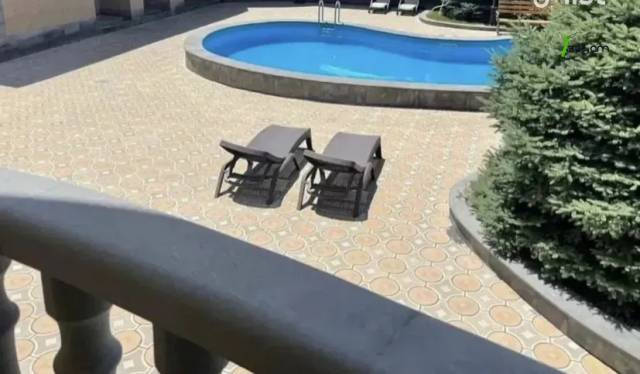 Երկու հարկանի քարե տուն, Գ-1 թաղամաս Աջափնյակում, 250 ք.մ., 2 սանհանգույց, կապիտալ վերանորոգված