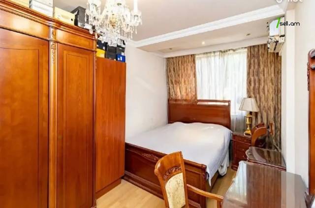 4 սենյականոց բնակարան Մոսկովյան փողոցում, 150 ք.մ., 2 սանհանգույց, 2/8 հարկ, եվրովերանորոգված